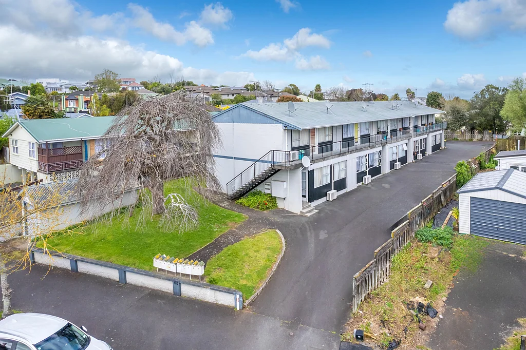 Frankton 15 Slaapkamer Estate Sale – 10-Unit Block in Frankton
