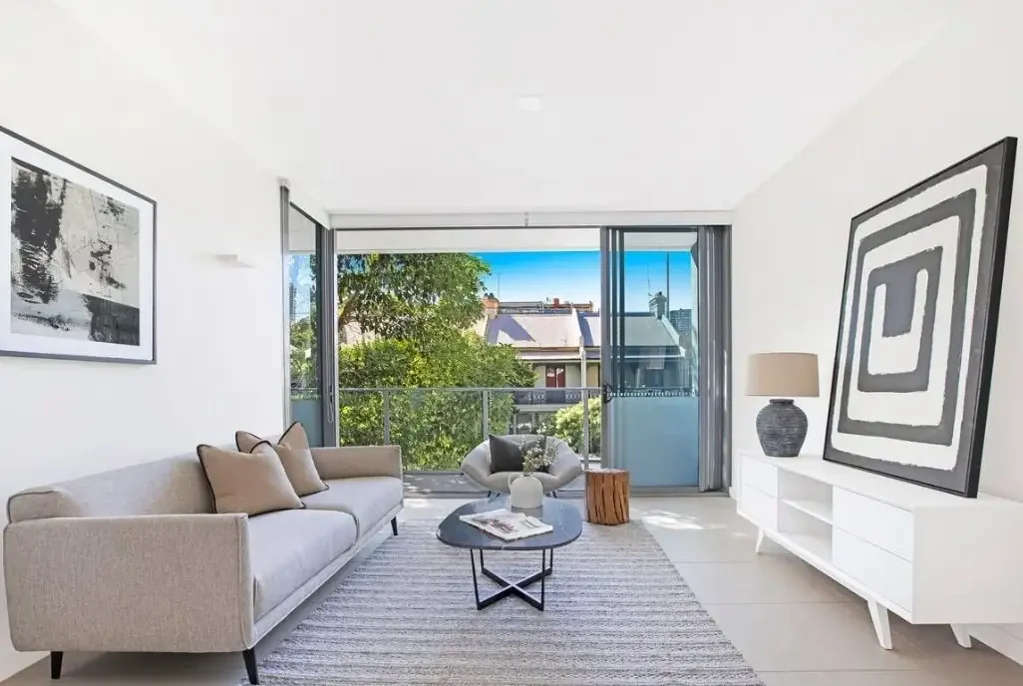 Stylish Inner-City Living with Leafy Views