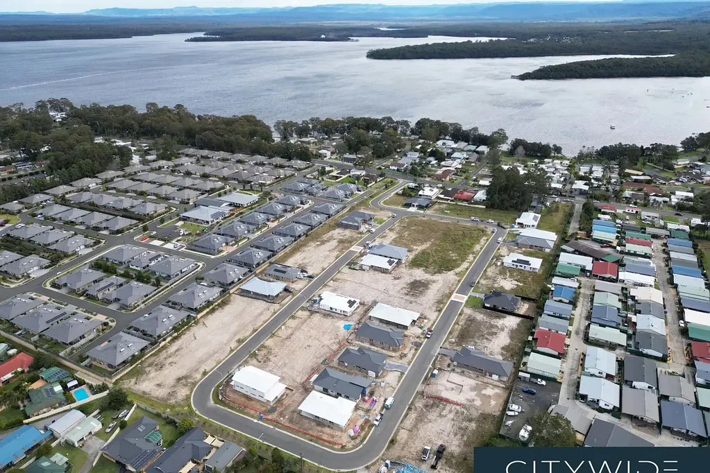 St Georges Basin Limited Lots Wide Frontages