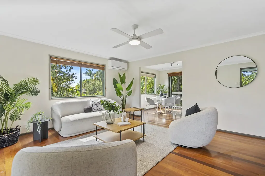 Alexandra Hills 3房 家庭生活，池畔娱乐，灵活双重居住潜力 Family Living with Poolside Entertaining & Flexible Dual-Living Potential