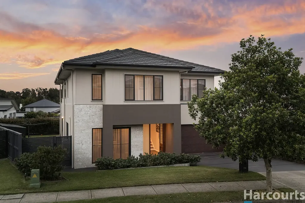 Morisset Park 4ห้องนอน Premium Lakeside Living with Seamless Indoor/Outdoor Flow