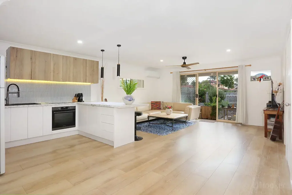 Coombabah 2Zimmer Modern And Renovated Two Bedroom Villa within very short stroll the beautiful Esplanade