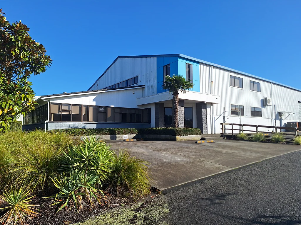 Bell Block Large Format Warehouse / Workshop
