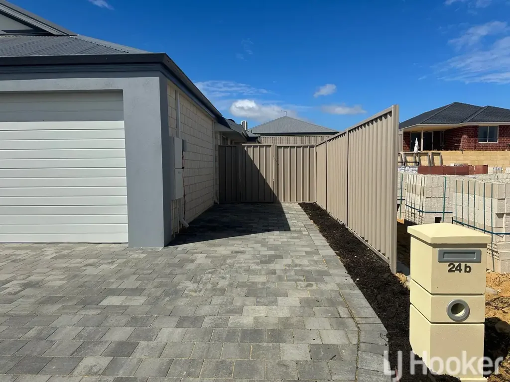 Brand New Duplex - Offering Unit B with Open 1 space car par