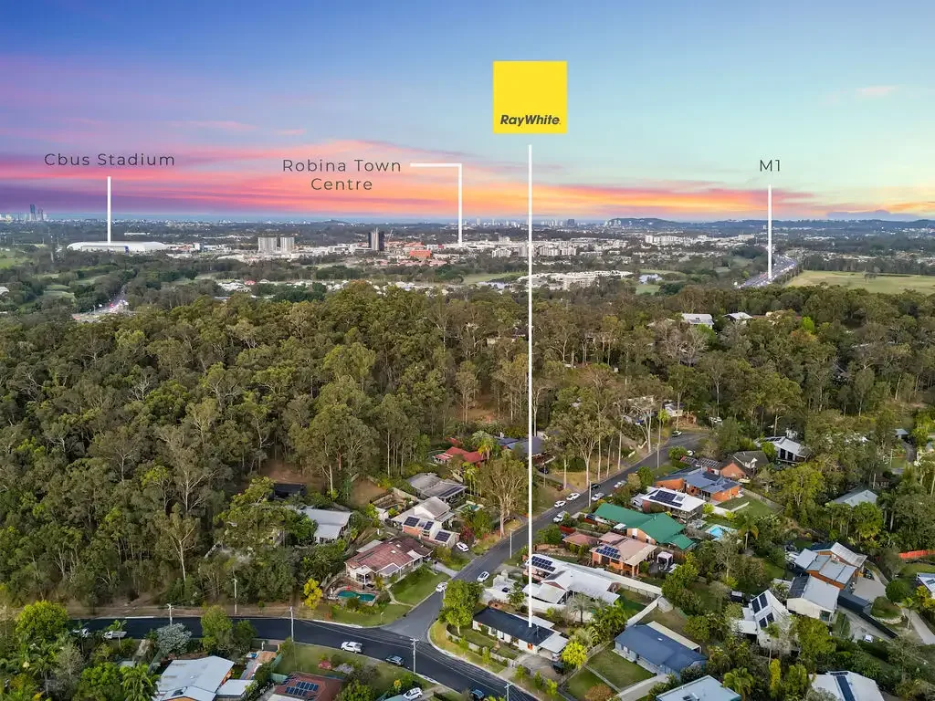Mudgeeraba 4 Slaapkamer Renovated, Move-In Ready and Packed with Potential - Don't Miss This One!