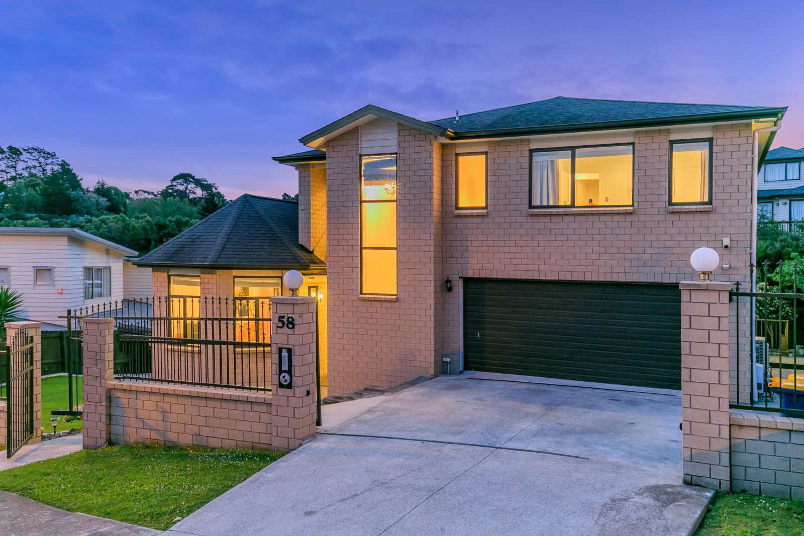 58 Travis View Drive, Fairview Heights, Auckland - North Shore, 6 ห้องนอน, 1 ห้องน้ำ