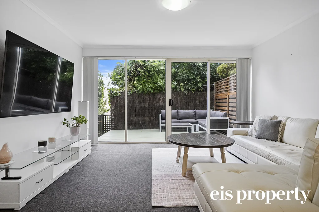 2/9 Augusta Road, New Town, TAS 7008