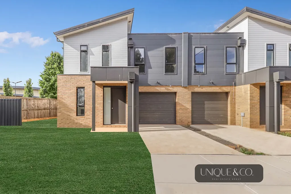 Werribee 3 Bedroom Luxurious, Smart-Home Living with Sustainable Design on Duncans