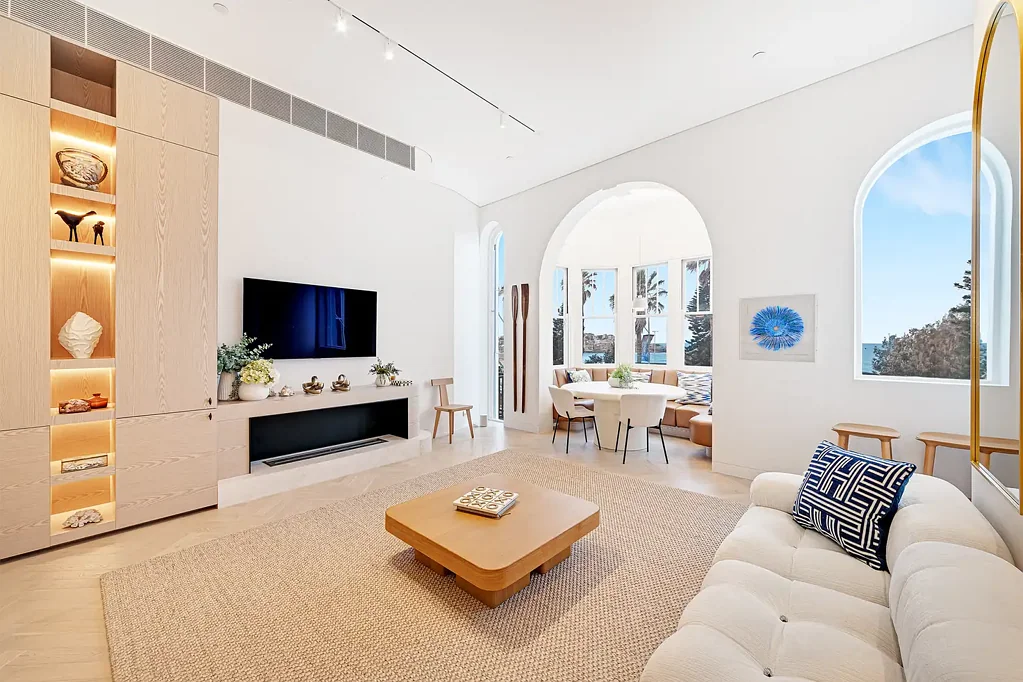 Beachfront Luxury – Fully Furnished Three-Bedroom Apartment with Parking