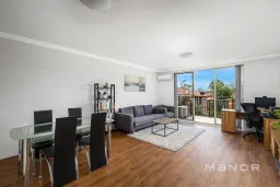 8/2 Conie Avenue, Baulkham Hills