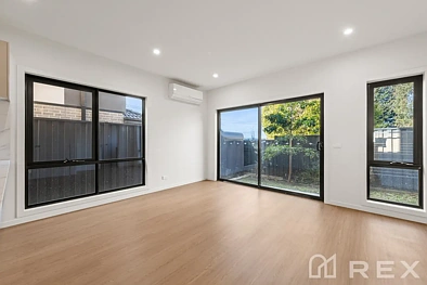 2 Shan Place, Hampton Park, VIC 3976, 3 Bedrooms, 2 Bathrooms, Townhouse