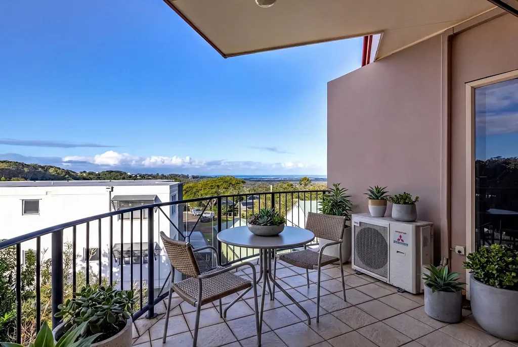 Buderim 2 Bedroom North facing VIEWS to Coast...