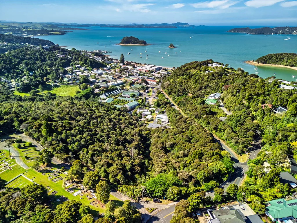Paihia Peaceful Setting & Endless Possibilities