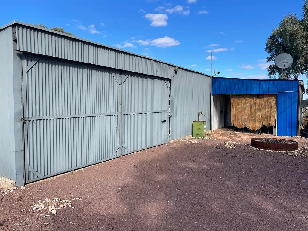 24 Eyre Highway, Wudinna, SA 5652