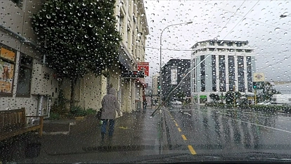 珍惜今天的阳光吧，新一波狂风暴雨已经在路上了