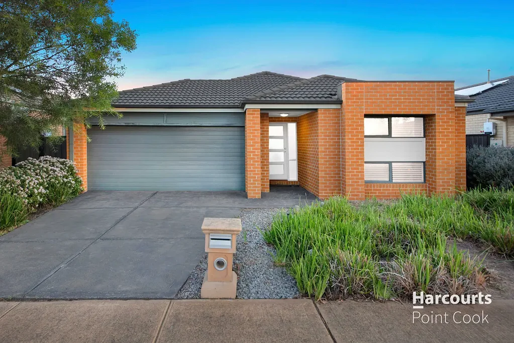Point Cook 4ห้องนอน Spacious 4 Bedroom Home in the Heart of Point Cook !!
