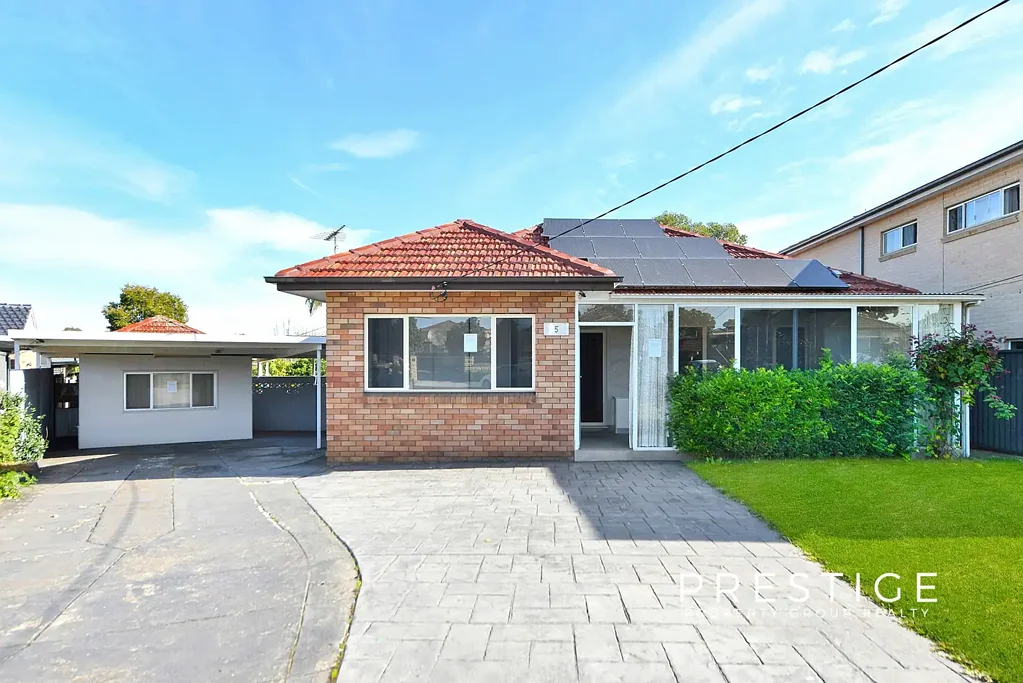 Chester Hill 4Kwarto Cul-de-Sac Entertainer on a Large Block of Land