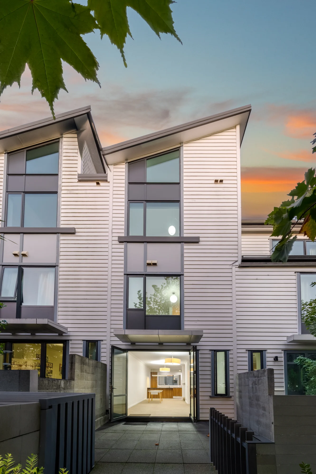 Flat Bush 4침실 4 Bed | 2 Bath | $800+ Per Week Rental Appraisal