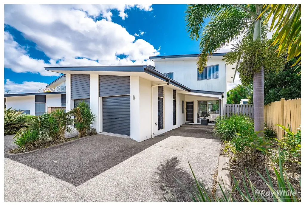 Norman Gardens 3ਬੈੱਡਰੂਮ Stylish Townhouse in a Secure, Gated Complex