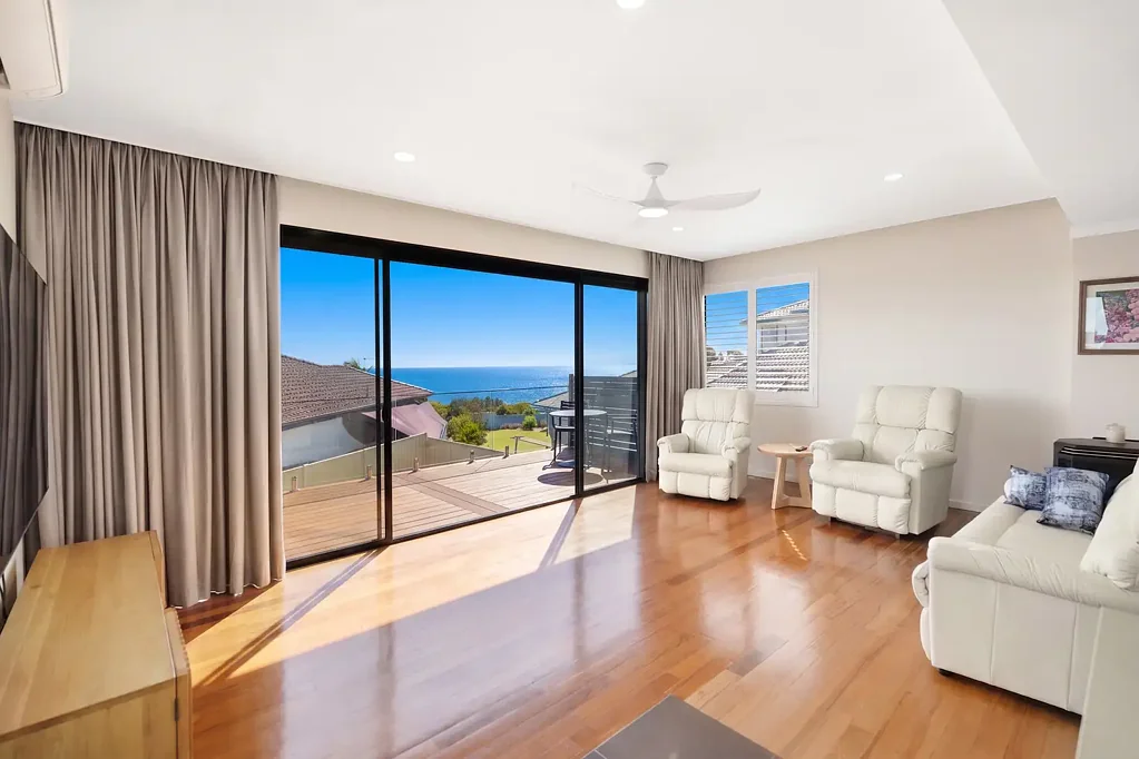 Sandstone Point 4غرفة نوم Panoramic Bay Views, Flexible Family Living and Exceptional Storage