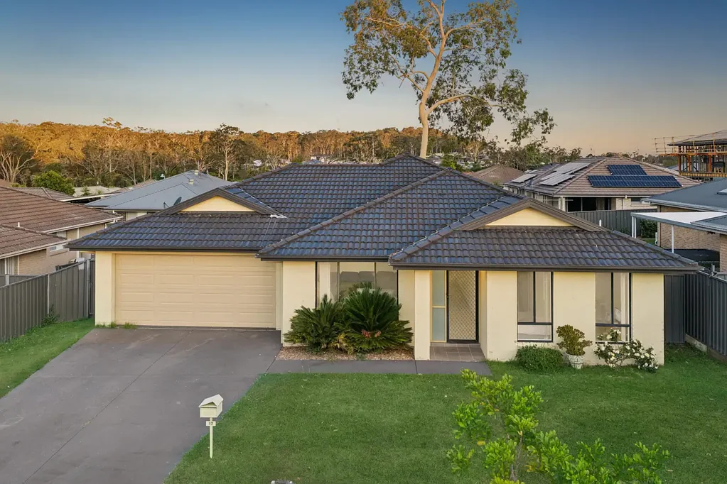 17 Salamander Road, Wadalba, NSW 2259
