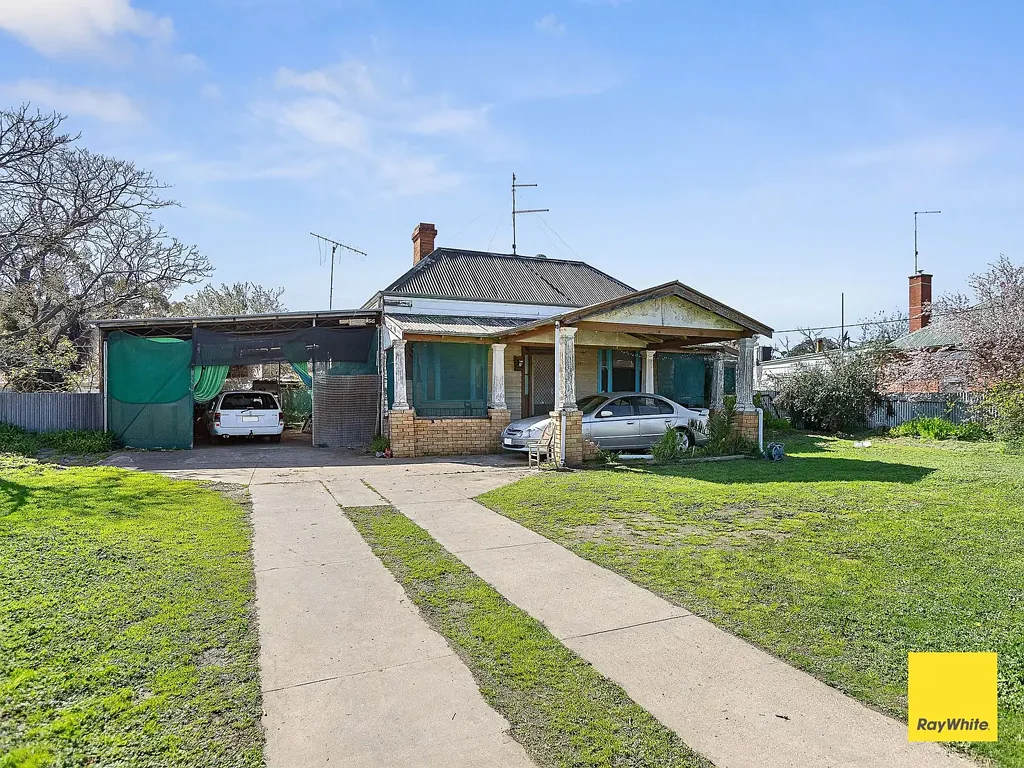 St Arnaud  Renovator's Delight on a Large Block in a Convenient Location