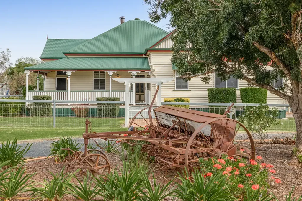 381 Cambooya Connection Road, Cambooya, QLD 4358