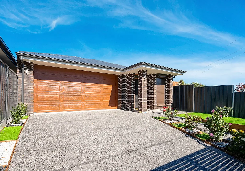 Enfield 5Kwarto Contemporary Comfort & Lifestyle Luxury