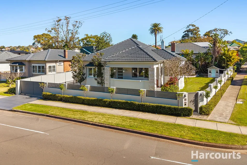 Lambton 3ਬੈੱਡਰੂਮ A stunning coastal inspired renovation opposite Lambton Park