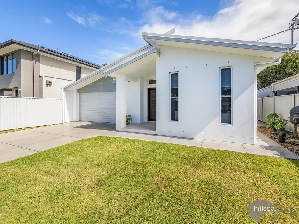 Runaway Bay 4房  IMMACULATELY PRESENTED NEAR NEW HOME IN RUNAWAY BAY