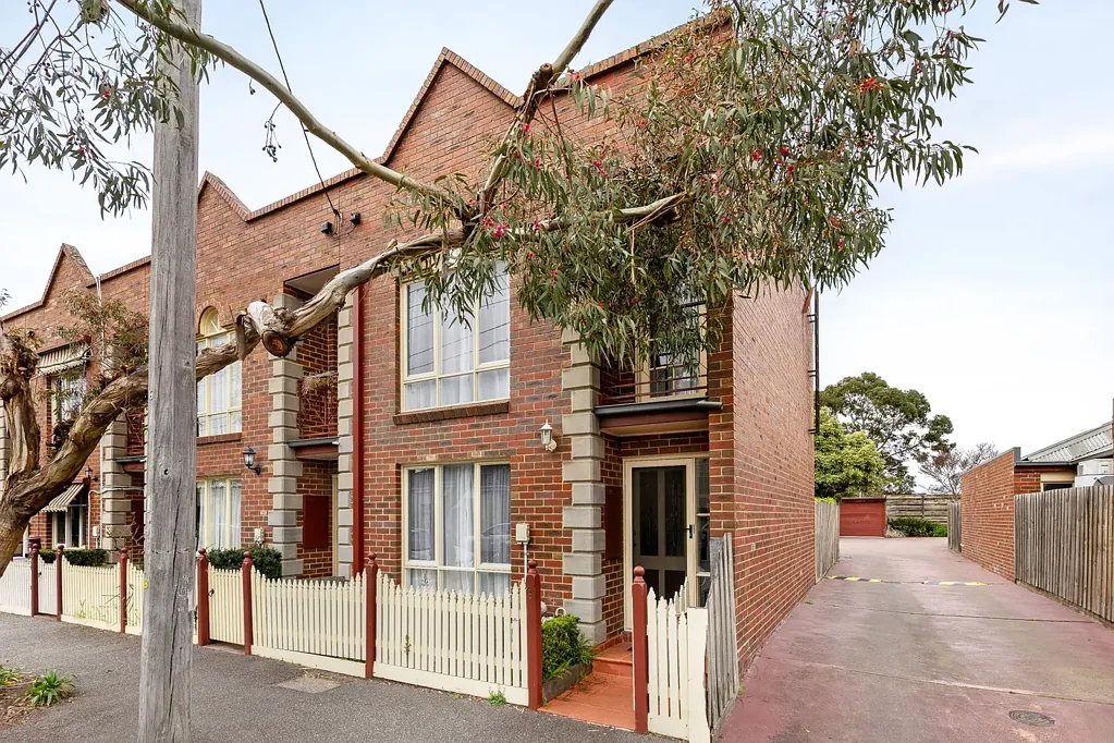 Stylish Double-Storey Townhouse in a Quiet Brunswick Pocket