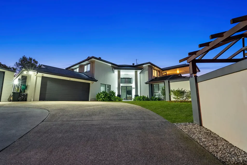 Victoria Point 4 Bedroom Family Comfort Meets Bayside Lifestyle