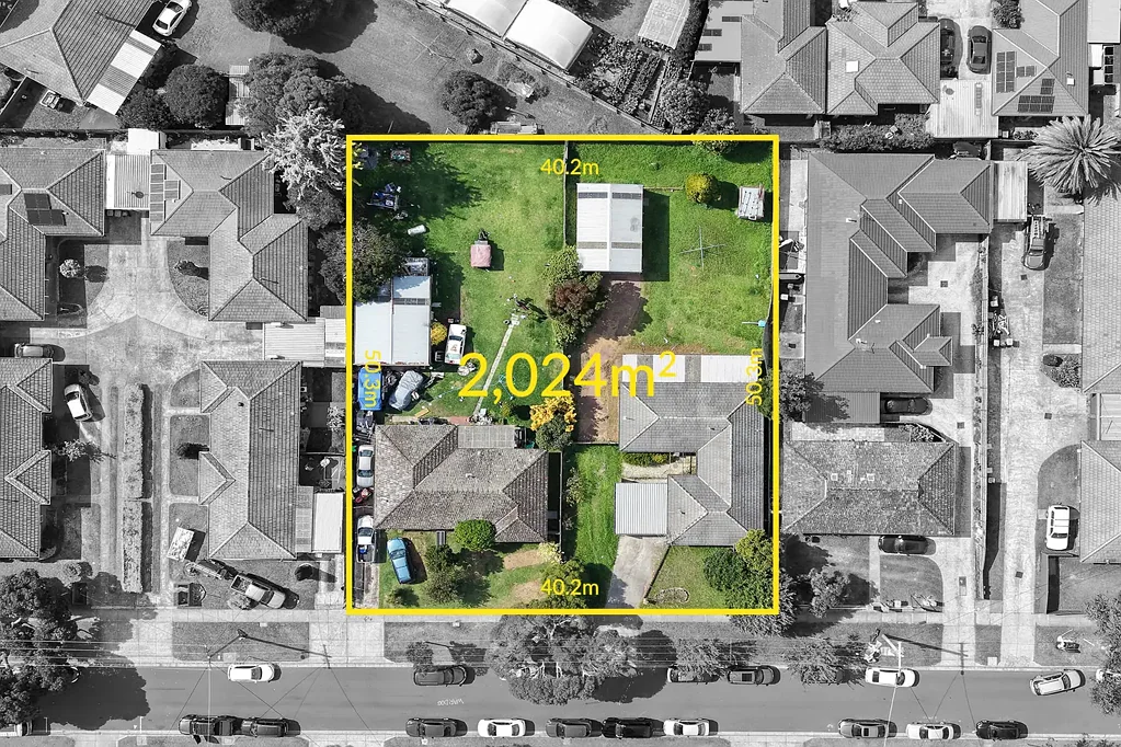 Cranbourne 6房 2,024m²合并土地 ACZ1规划灵活 14M高度限制 近Cranbourne Park 350m 步行火车站 300m 低空置率高增长区 紧邻Monash Health升级 Prime ACZ1 Development Opportunity in the Heart of Cranbourne