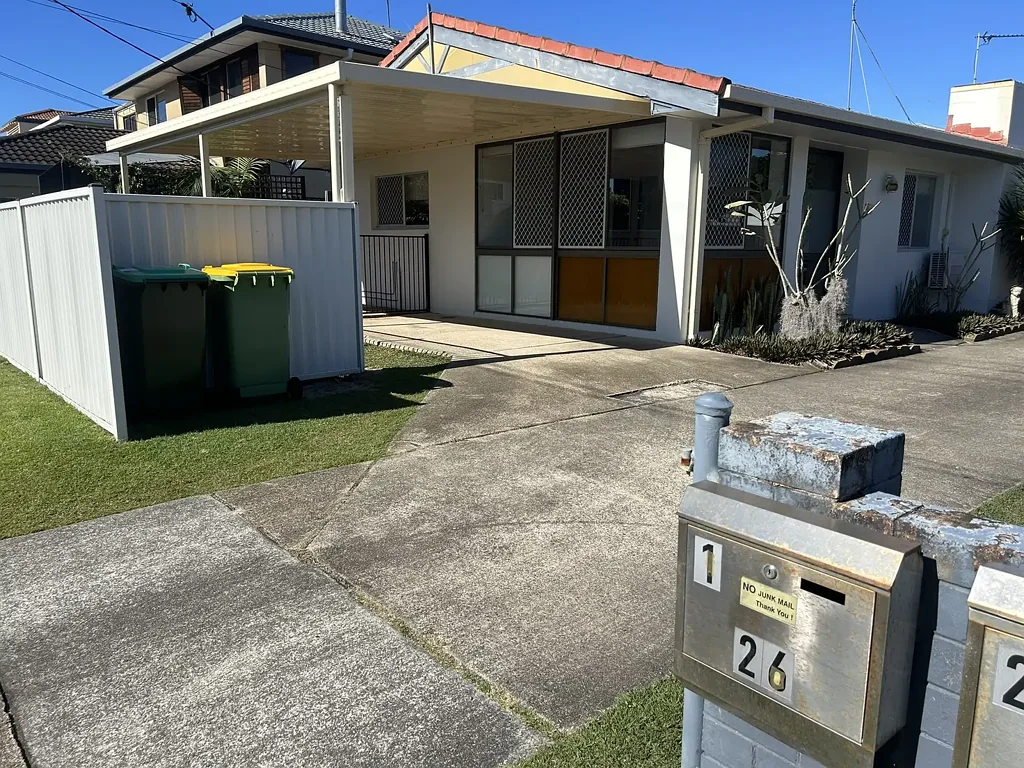 Coastal Living in the Heart of Paradise Point – Stylish 2-Bedroom Duplex !!!