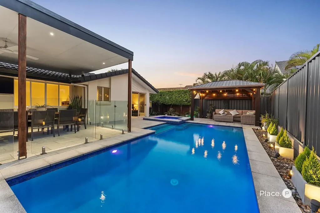 Carindale 4ਬੈੱਡਰੂਮ Resort-Style Living with Entertaining at Its Finest