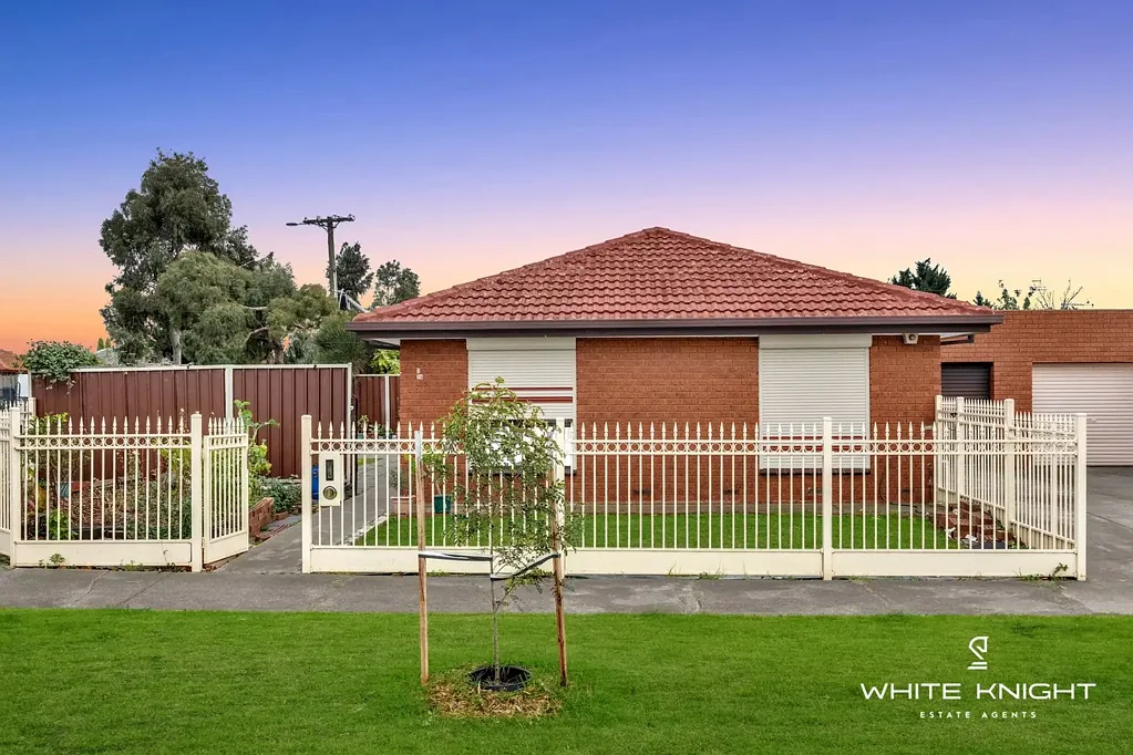 St Albans 2Habitaciones Spacious Corner Unit with Renovated Bathroom & Private Garden