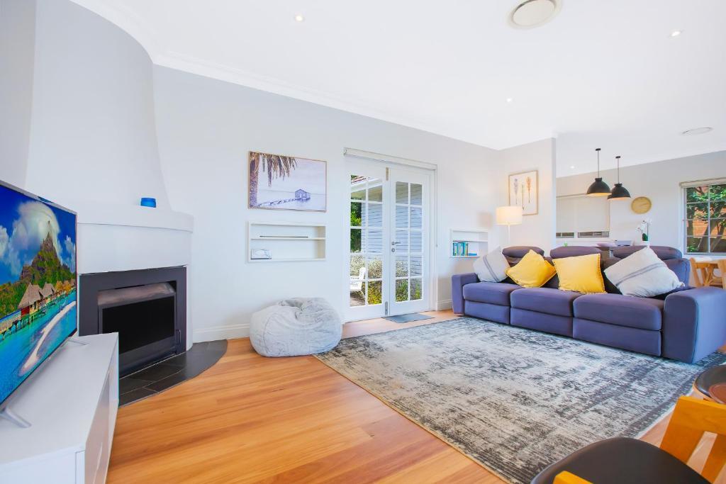 7 CAWARRAH RD, MIDDLE COVE NSW 2068, 0 Bedrooms, 0 Bathrooms, House