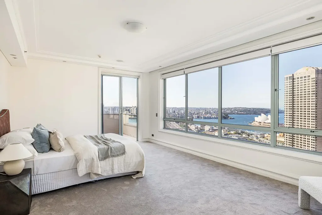 Two-storey penthouse & views in exclusive ‘The Georgia’