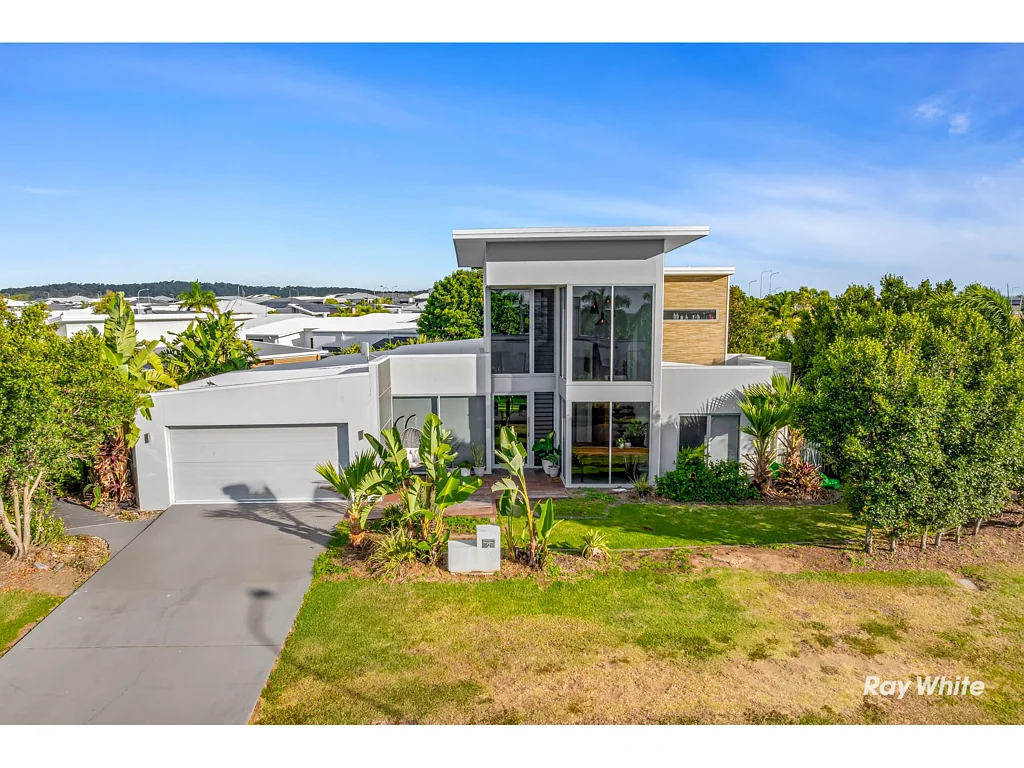 Hidden Valley 4Moenga Luxury Living in the Pines Estate - A Showcase of Elegance