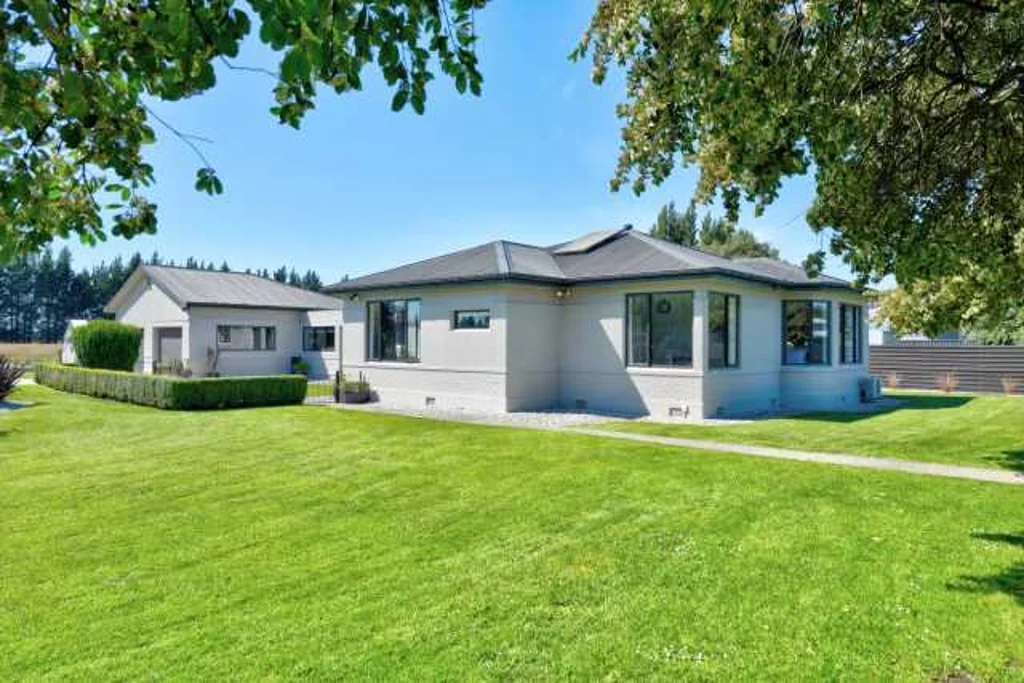 Edendale 4 Bedroom Modern Comfort with Rural Charm!