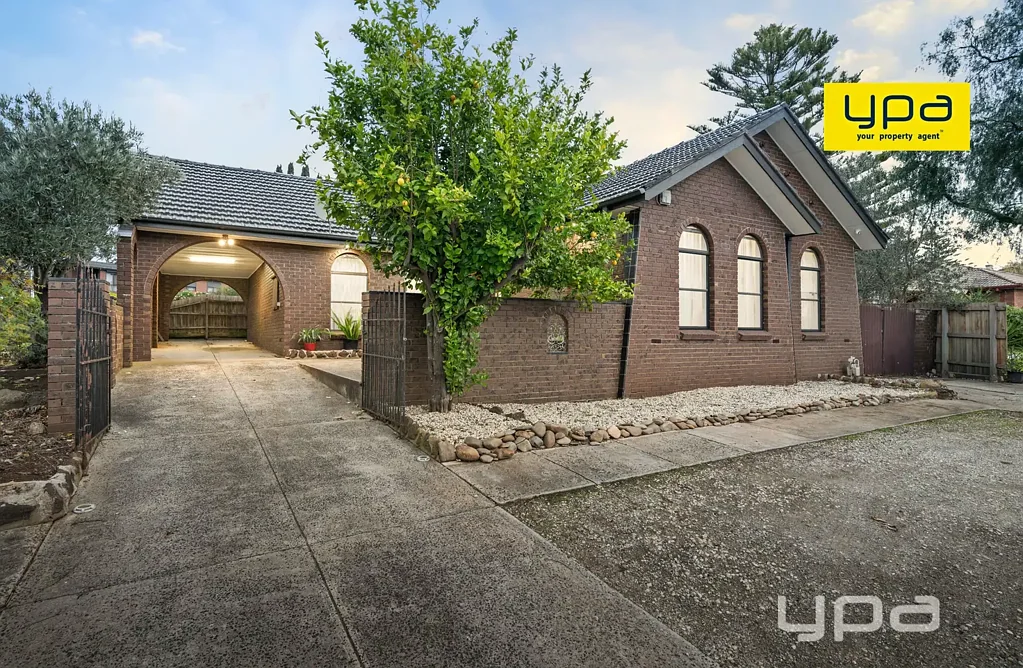 Westmeadows 3غرفة نوم FULLY RENOVATED + RECONFIGURED EUROPEAN CLASSIC IN THIS PREMIER, WHISPER QUIET #3049 POCKET!