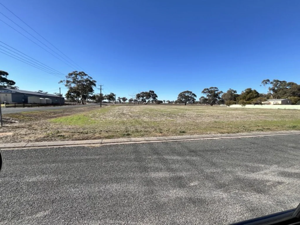 Bordertown Six land sites available for business