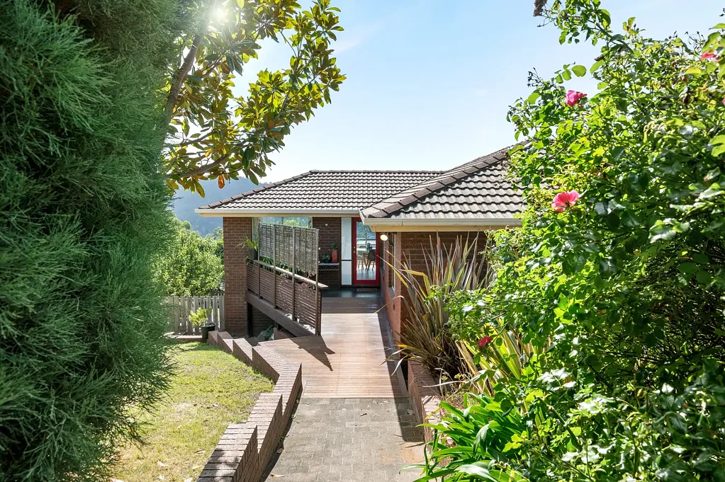 Kingston Beach 3 Bedroom Coastal Charm with Breathtaking Views and Endless Potential