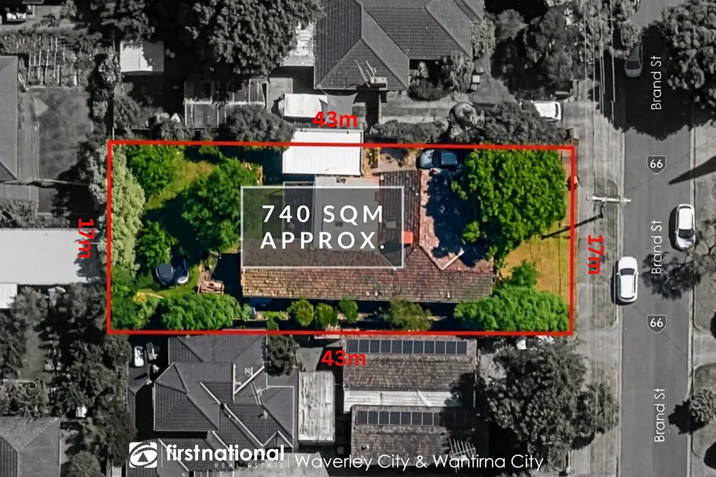Mount Waverley 4房 宽敞地块 砖砌住宅 四卧带主卫 书房备储物 经典木厨 独立客厅 采光生活区 步行名校 邻近自然 无忧通勤 Ideal family home and location, Ready to move in, or Perhaps rental out now, Development later