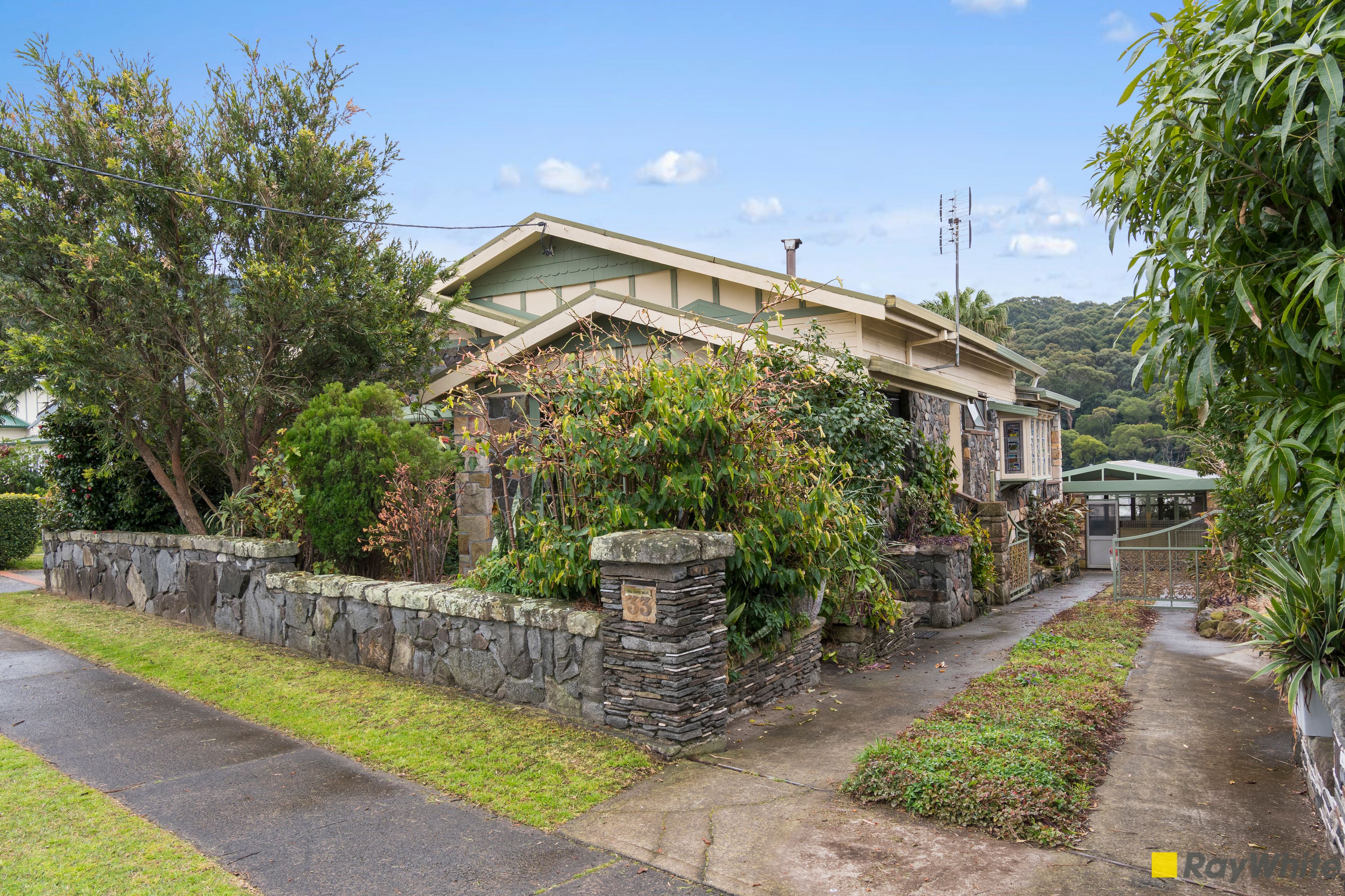 33 HILLCREST AV, WOONONA NSW 2517, 0 Bedrooms, 0 Bathrooms, House