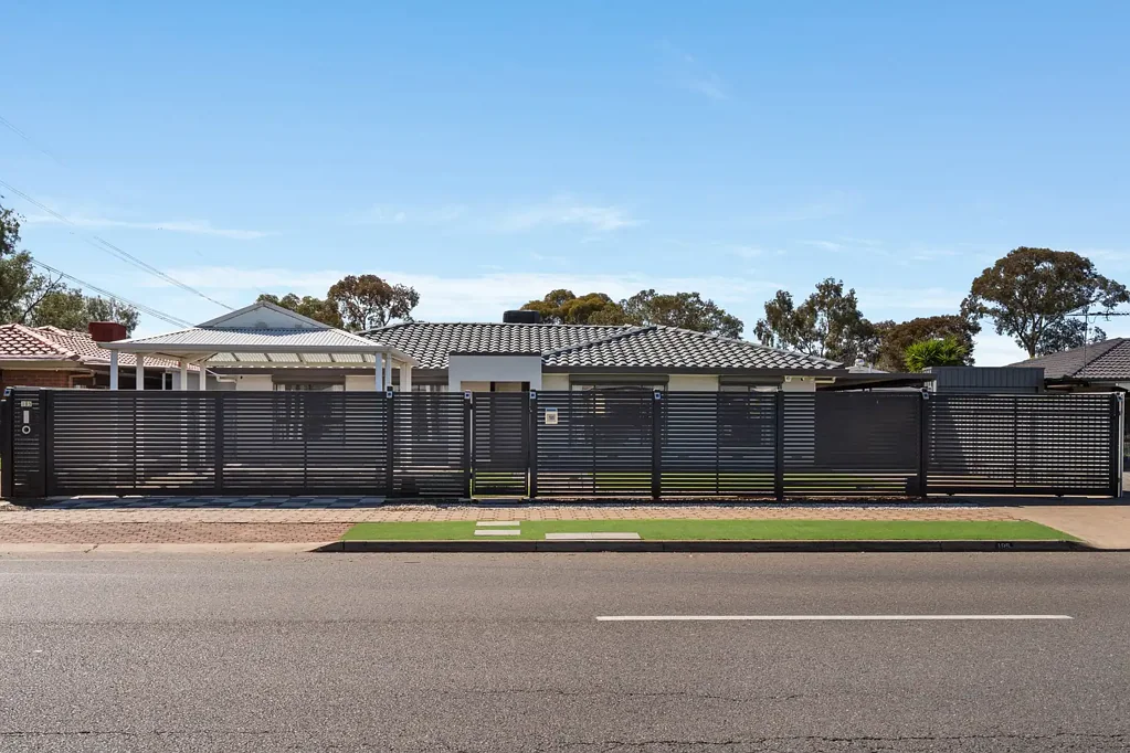 Parafield Gardens 3कमरा Internally Revamped With Tidy Outdoor Spaces & A Large Workshop To Match!