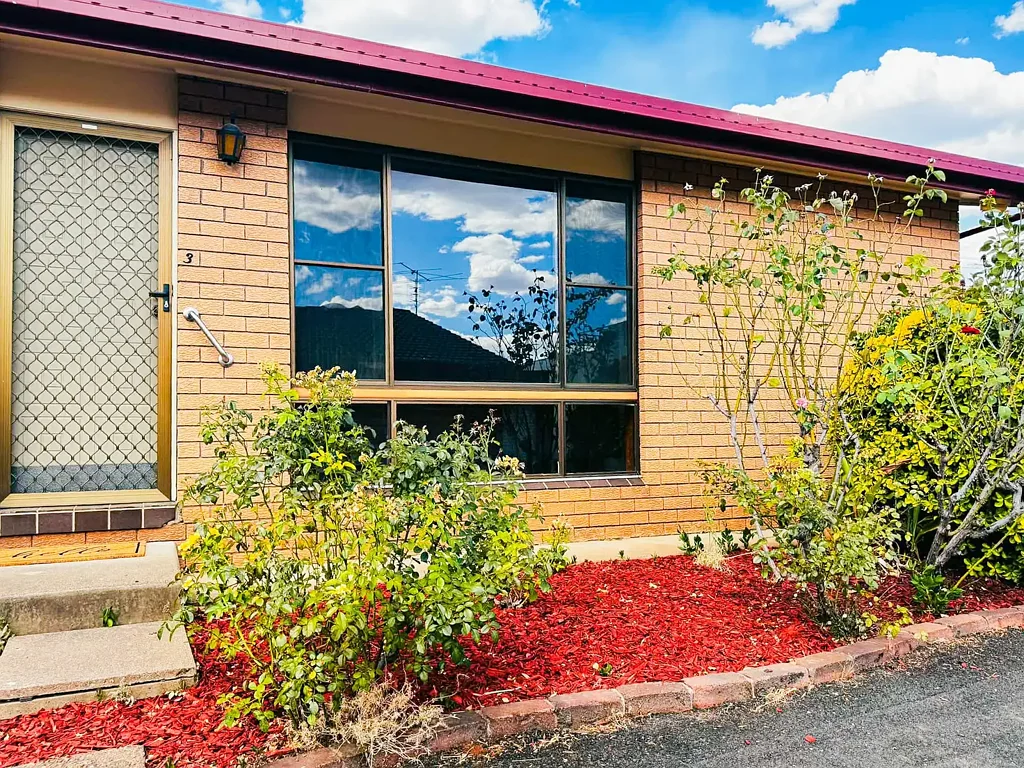 Fully Furnished Unit in Prime East Tamworth Location