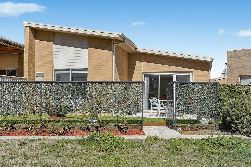 12/35 Clare Burton Crescent, Franklin, ACT 2913