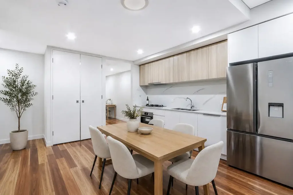 Five Dock 1Phòng ngủ Ground Floor Apartment With Oversized Courtyard & Study