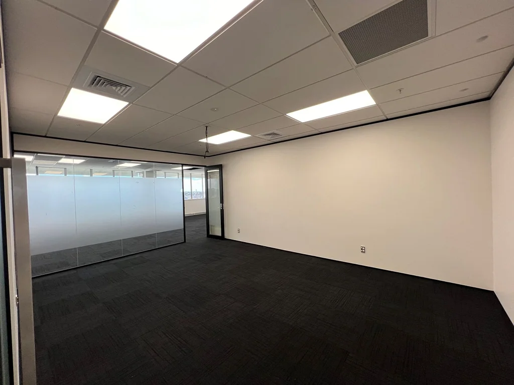 Penrose 45 O'Rorke Road, Penrose: Prime Location, Refurbished Space